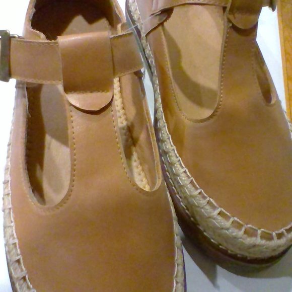 Brand new shoes - Picture 3 of 8